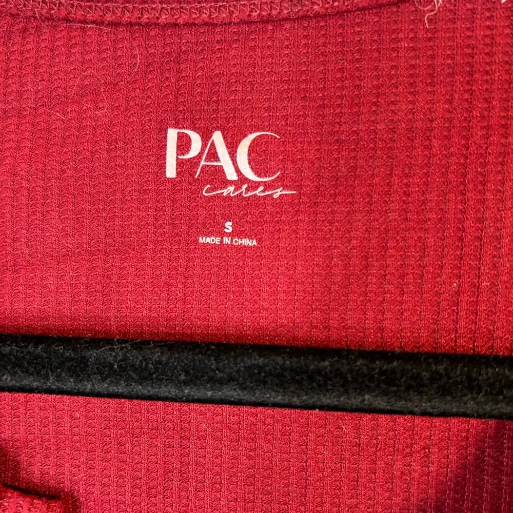 PAC Sun red long sleeve top with front buttons - Picture 2 of 5